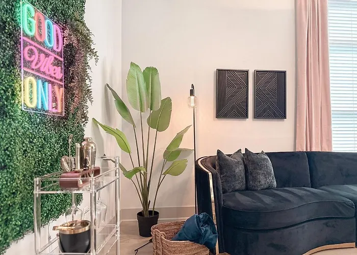 Apartment Spacious King 1 Bdrm Magnolia Hospital District